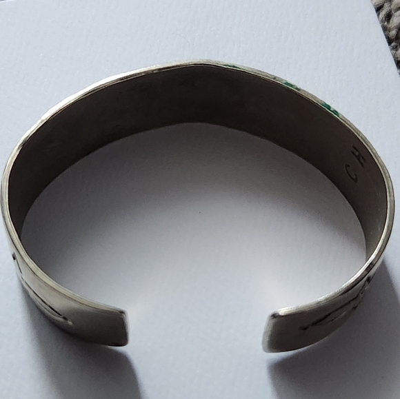 1970's Navajo Turquoise Chip inlay Native American Cuff Bracelet Signed CH - Picture 7 of 11